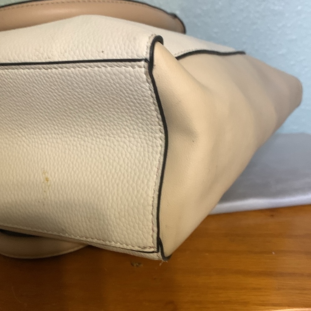 Nanette Lepore Darryl Convertible scarf
Satchel - Picture 10 of 16